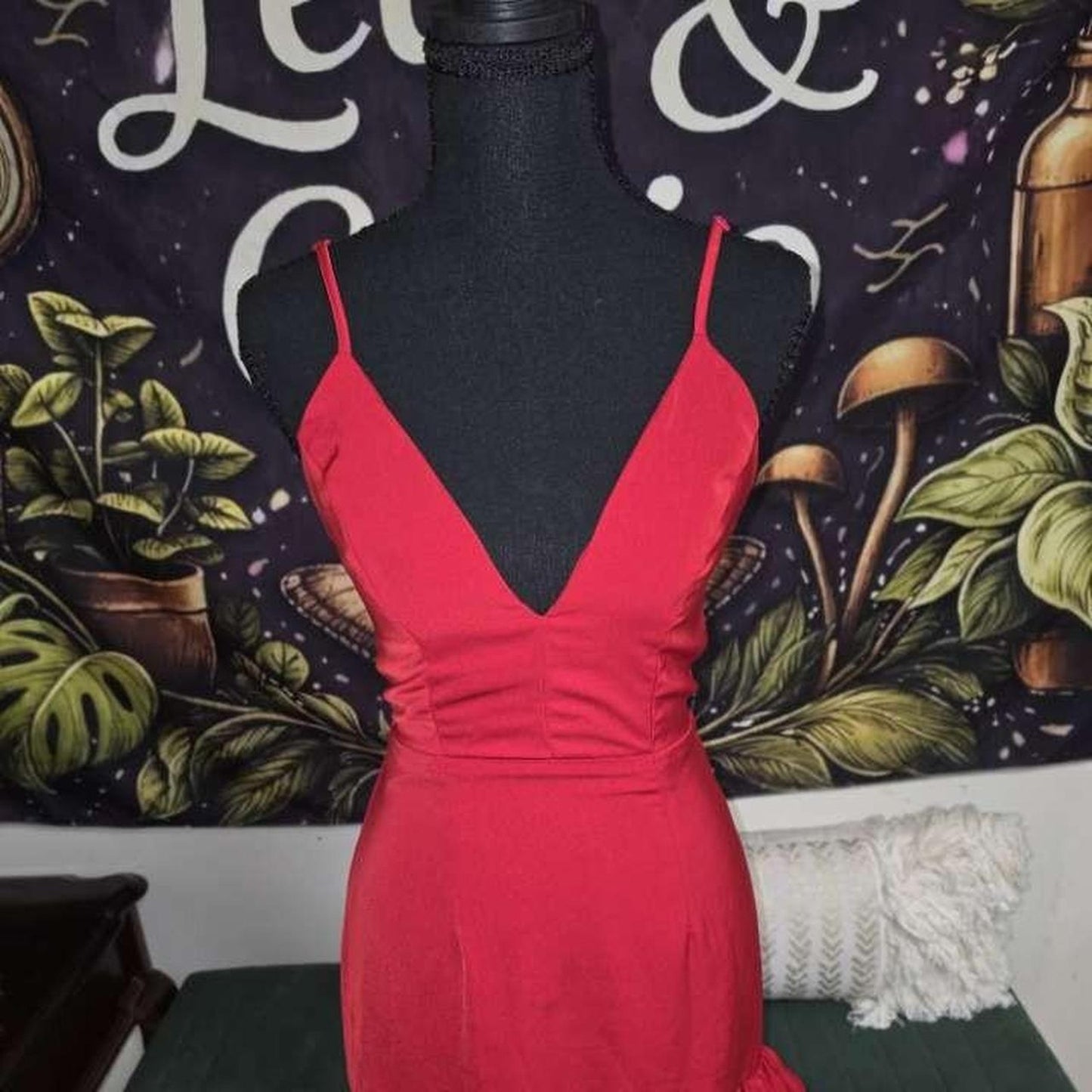 Red bodycon dress with spaghetti