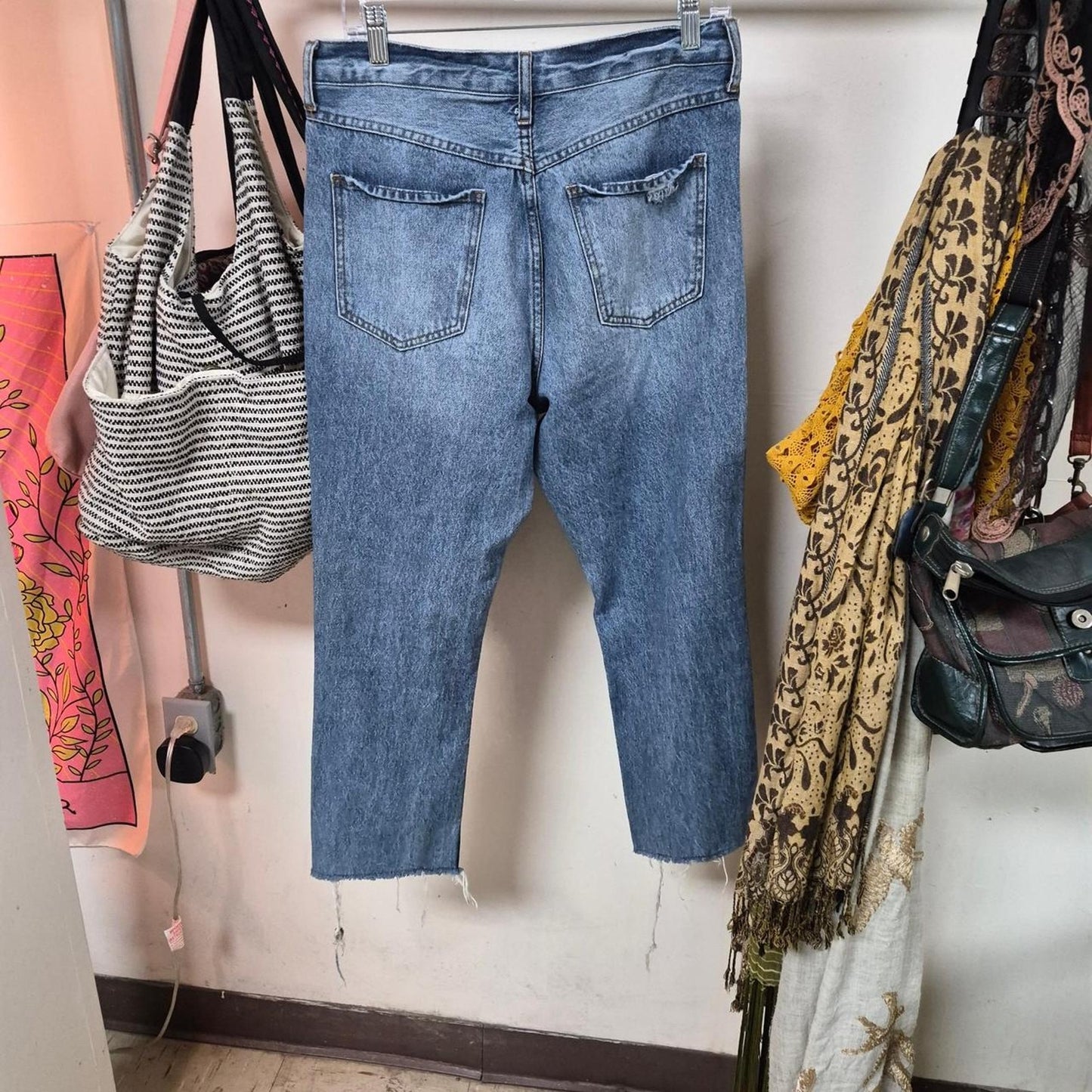 Blue denim capri jeans with