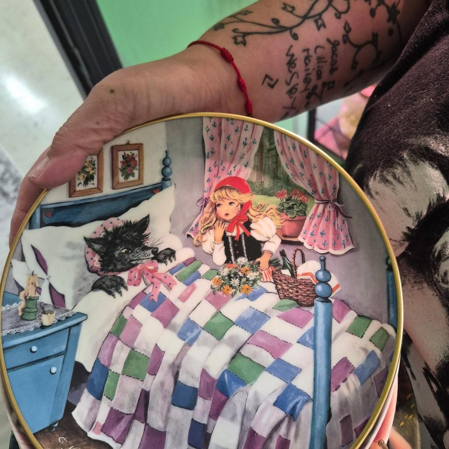 Red riding hood plate with