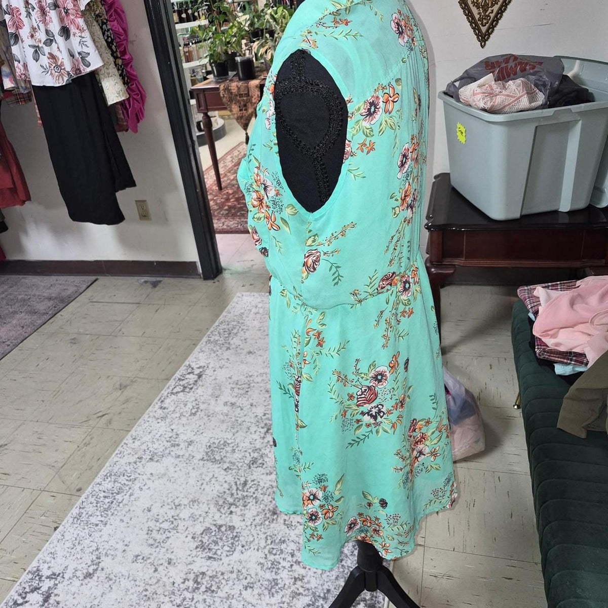 Cute vintage teal floral dress