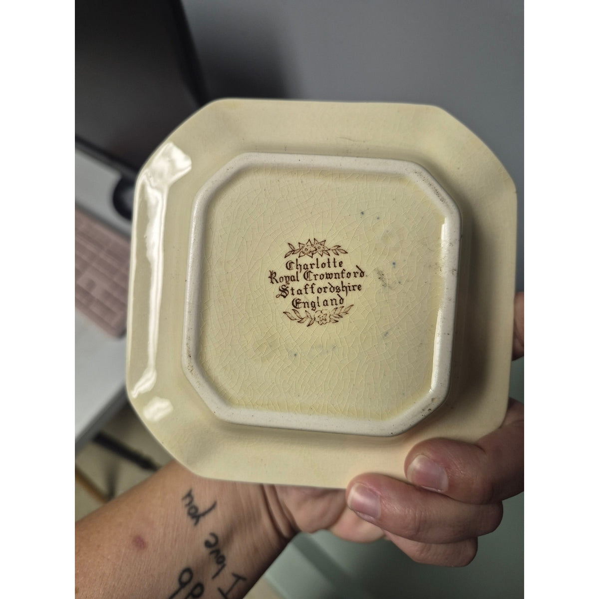 Vintage-Style Floral Ceramic Dish in Cream and Brown