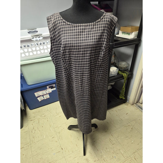 Sleeveless Plaid Shift Dress - Black and White