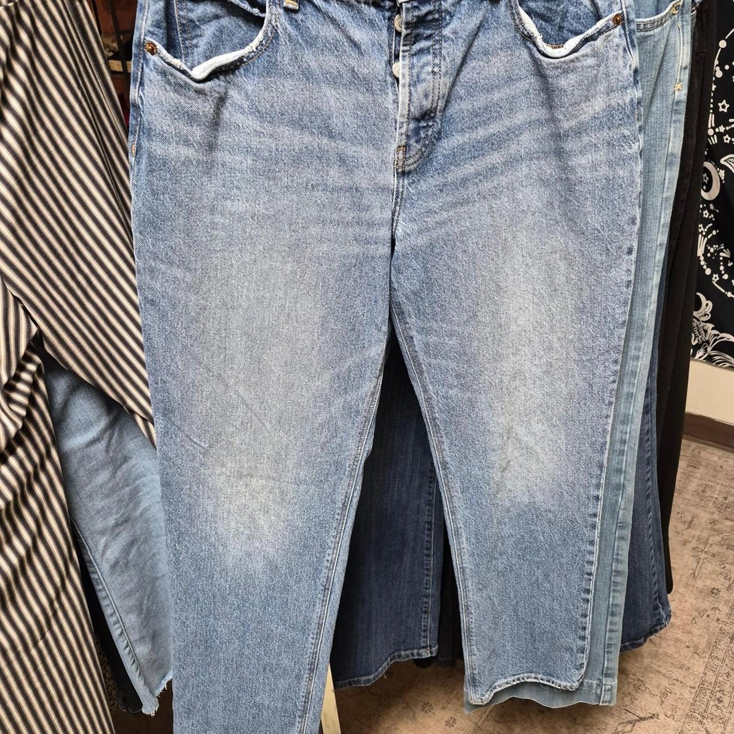 High waisted wide leg blue jeans with