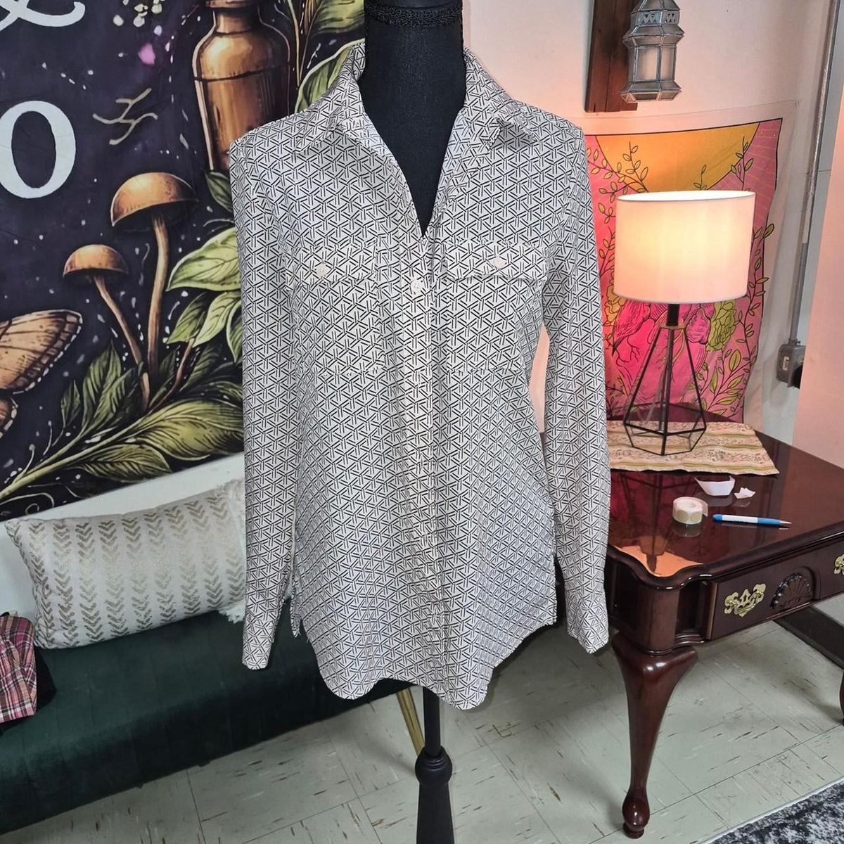 Pale pink black geometric