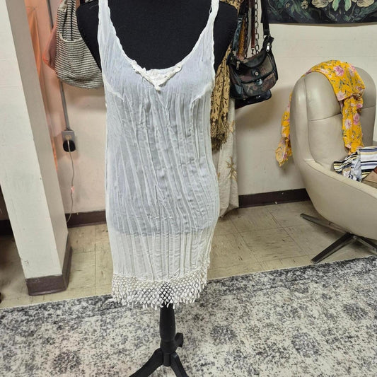 Vintage 1970s white lace slip
