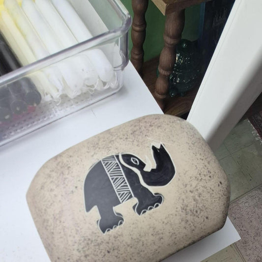 Kenya trinket box hand painted