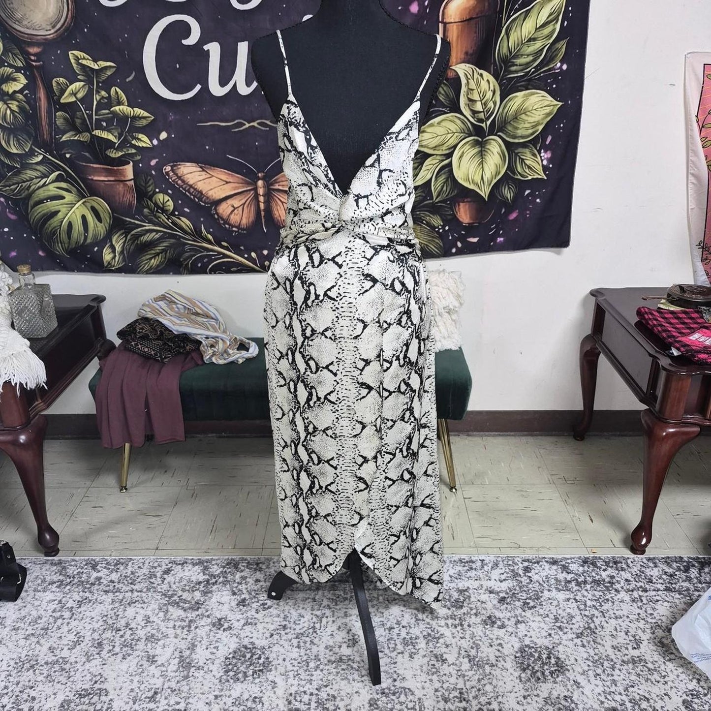 White black snake print