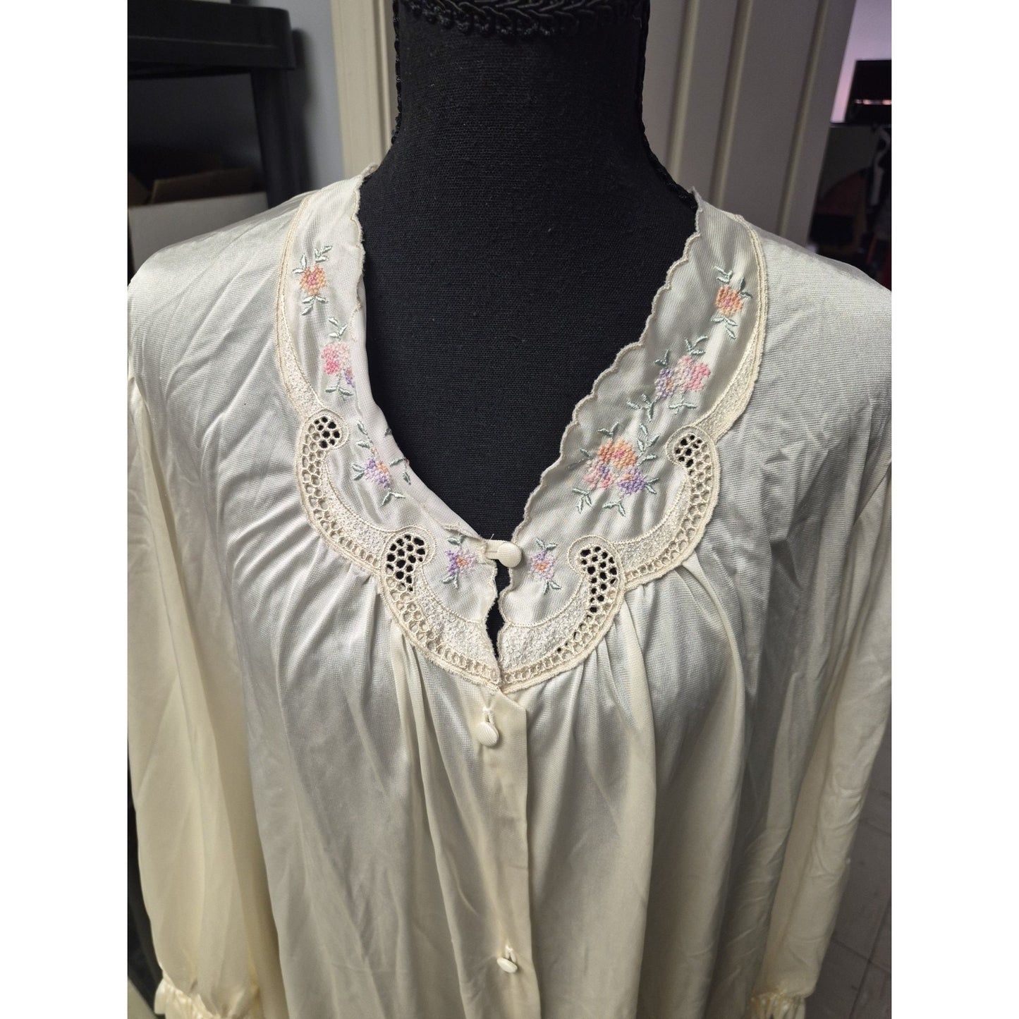 Lorraine Ivory Satin Nylon Lace Trim Long Sleeve Collared Button Gown Size L