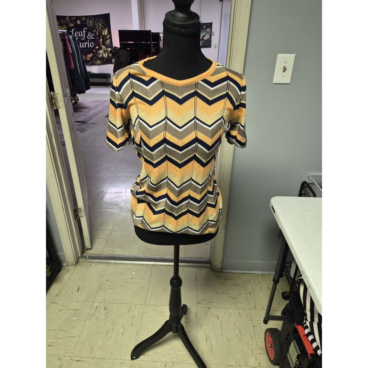 Vicki Wayne Petite PS Chevron Knit Crew Neck Short Sleeve Pullover Sweater