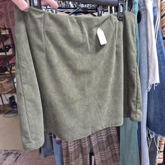 Green corduroy skort with vertical