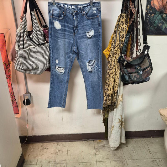 Blue denim capri jeans with