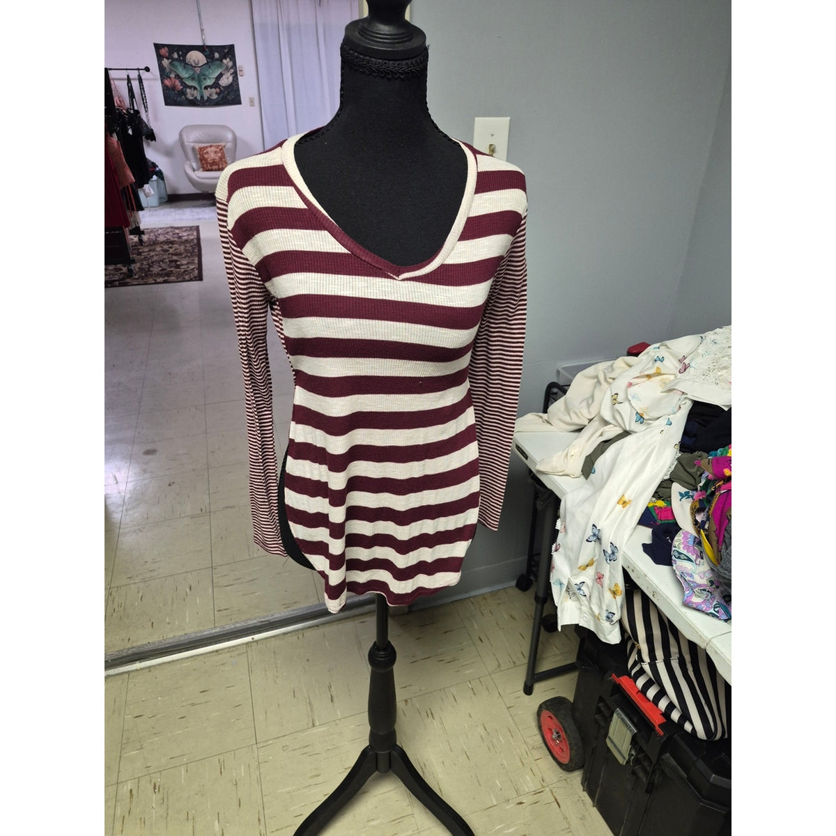 Rue21 Burgundy & Cream Striped V-Neck Long Sleeve Top