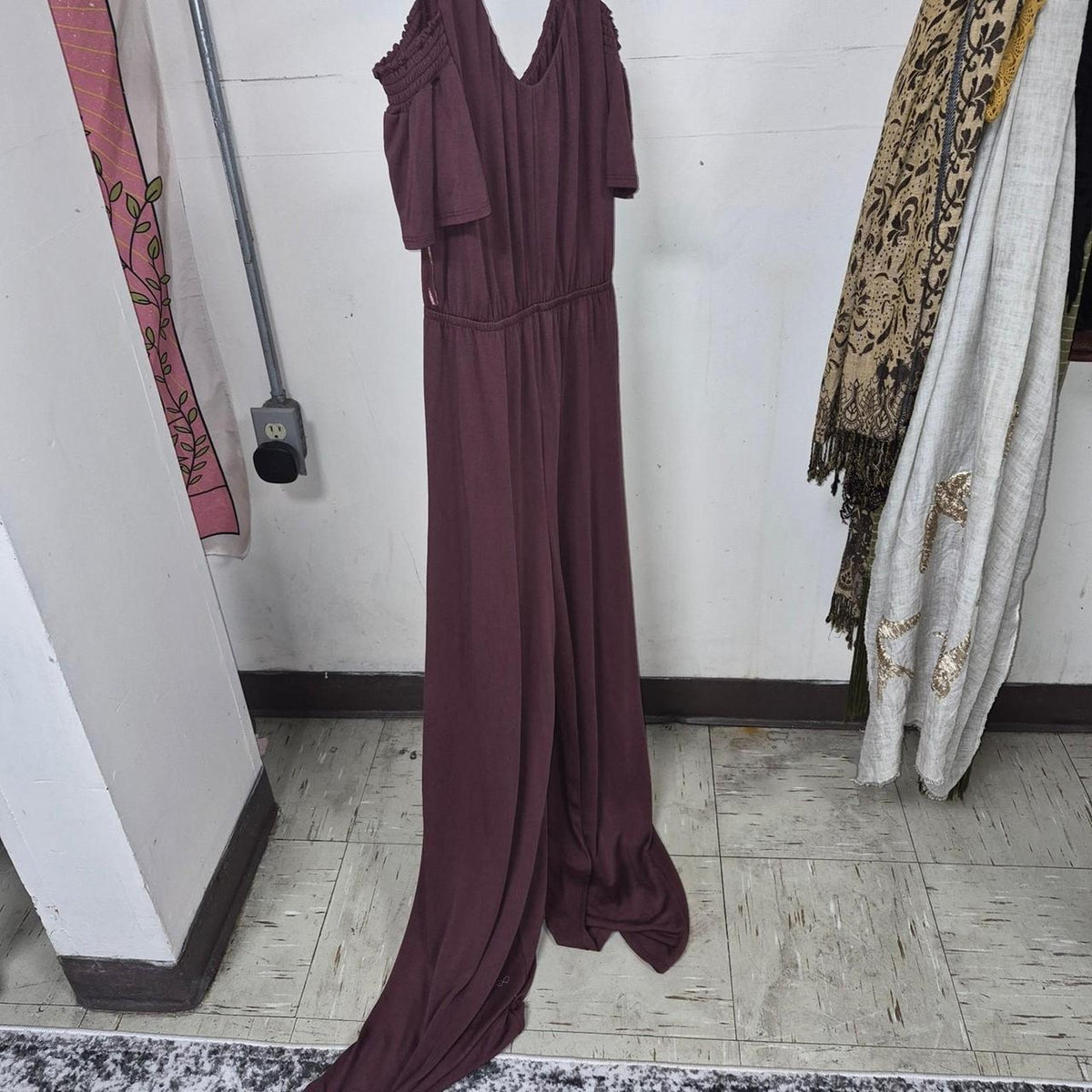 Burgundy maxi dress with ruffled