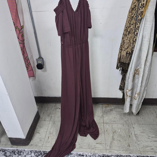 Burgundy maxi dress with ruffled