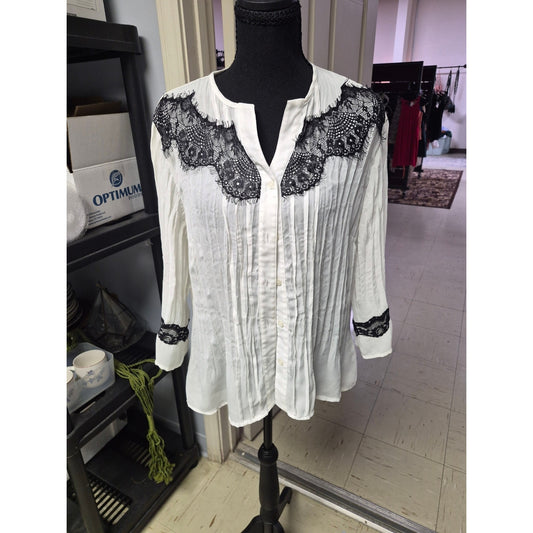 NY Collection White Button-Front Blouse with Black Lace Yoke