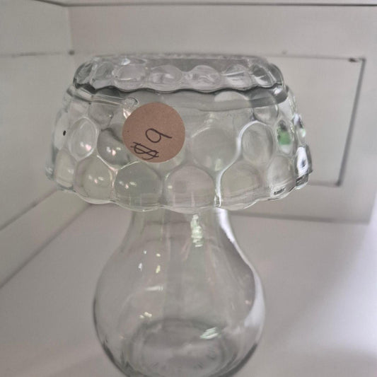 Glass candle holder with bubble