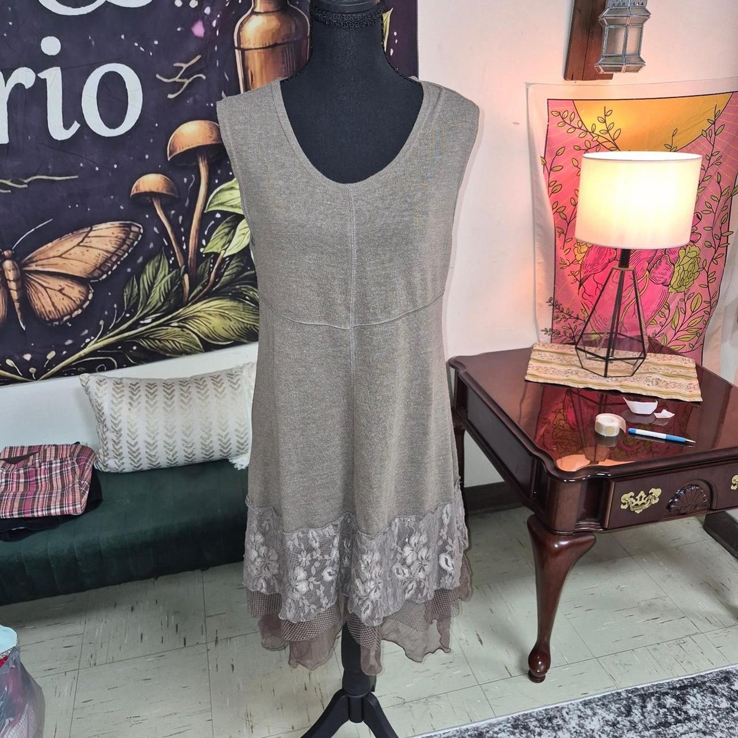 Brown lace trim dress with