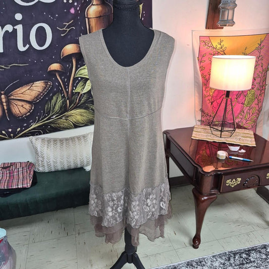 Brown lace trim dress with