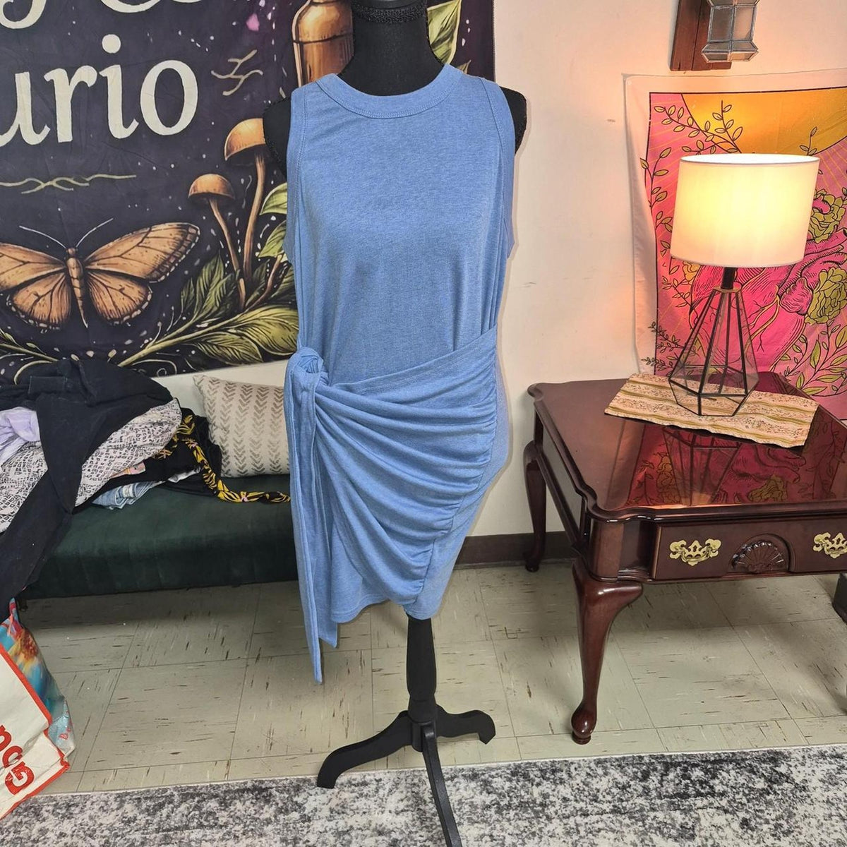 Blue sleeveless midi dress with