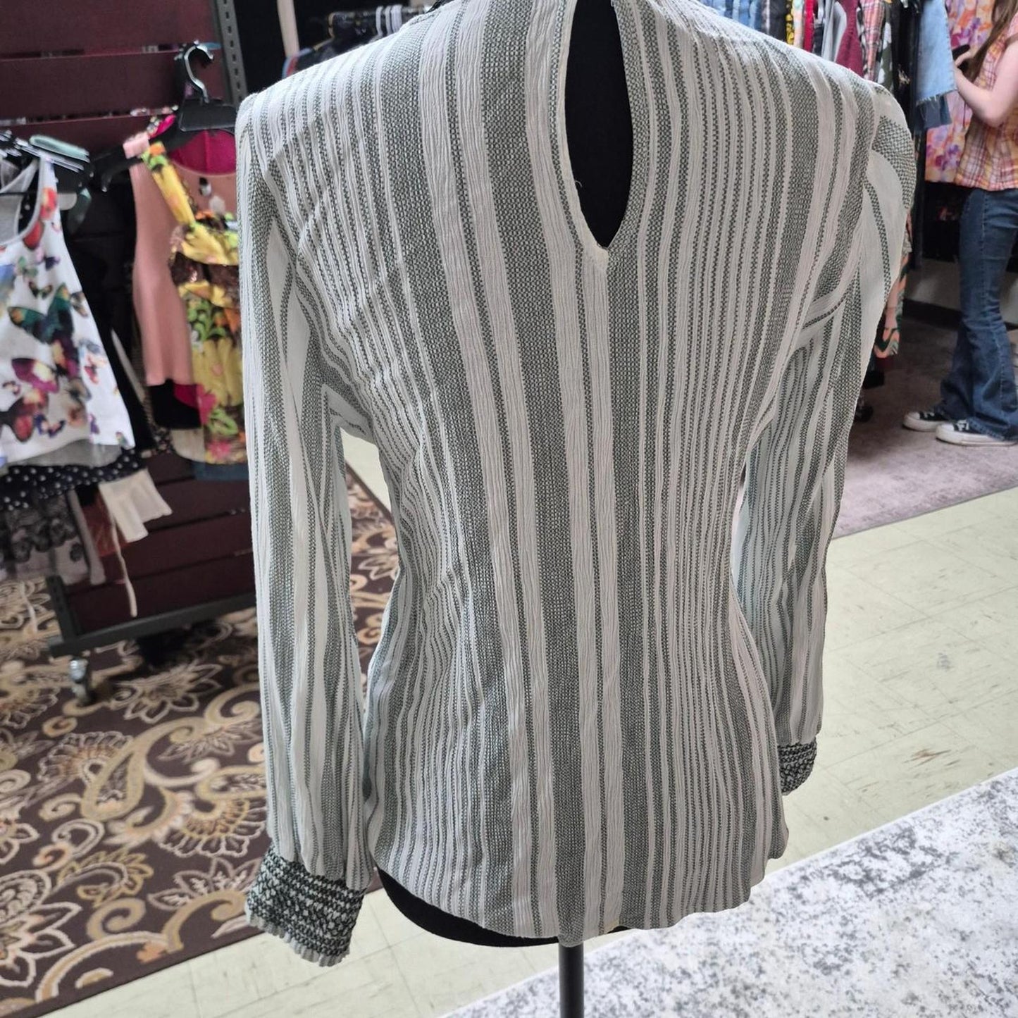 Staccato white and green striped