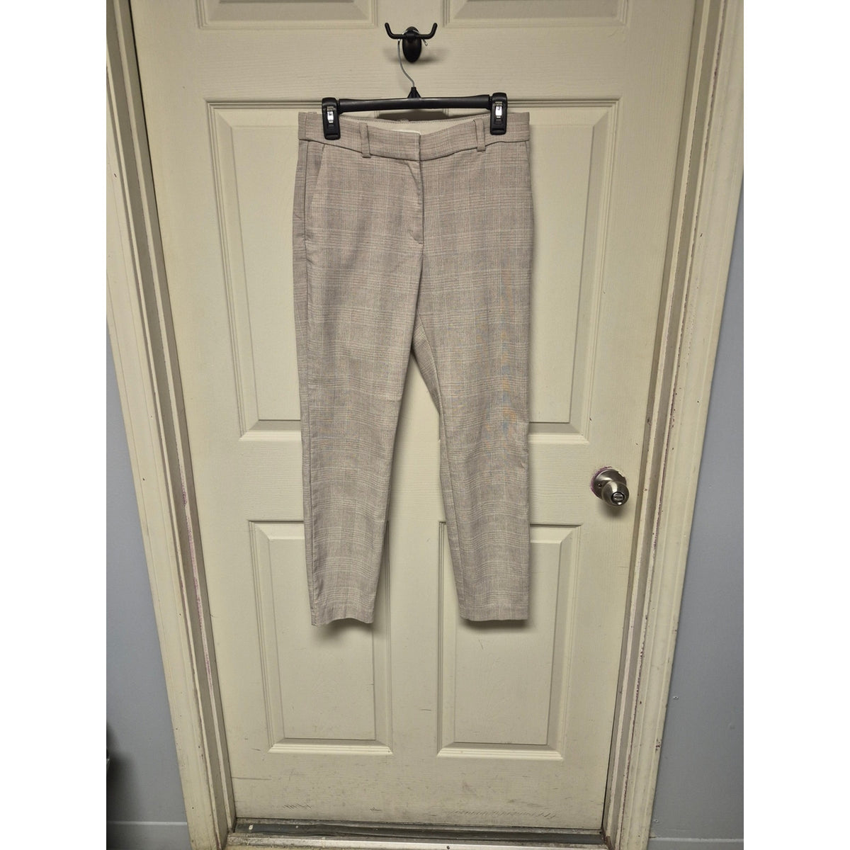 H&M Light Gray Plaid Cropped Dress Pants