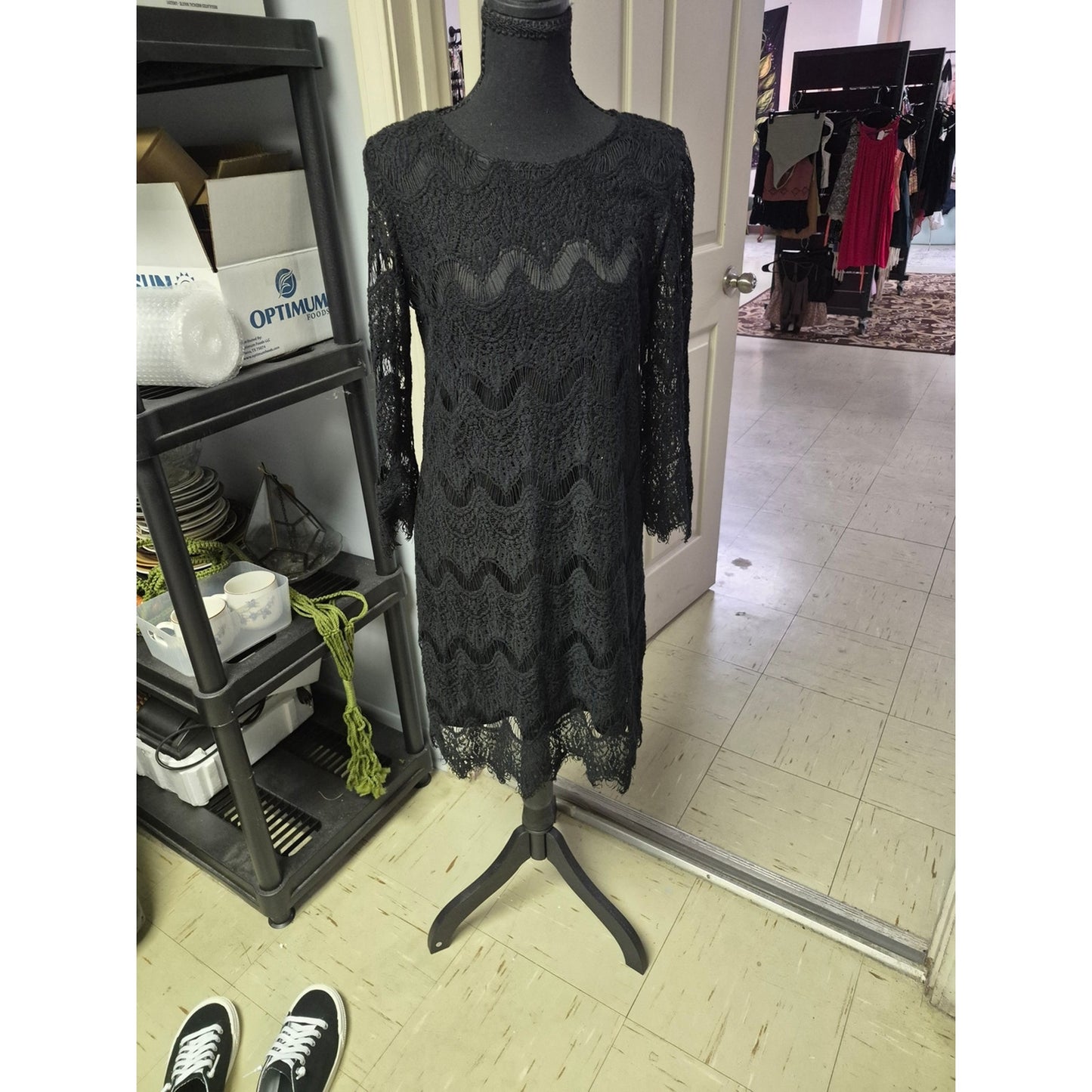 Potter's Pot Black Lace Long-Sleeve Crochet Shift Dress