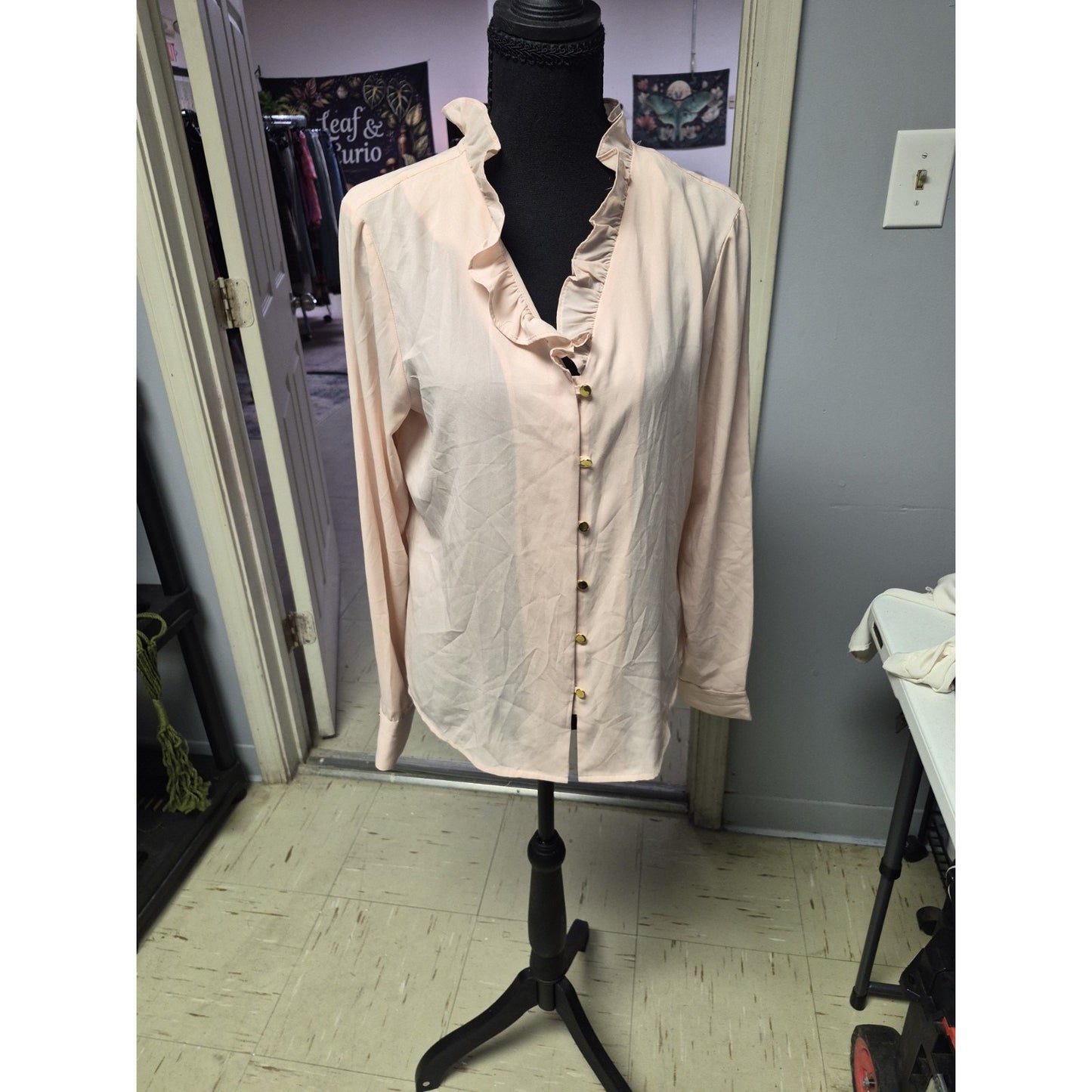 Calvin Klein Women's Pink Chiffon V-Neck Ruffle Button-Front Blouse S