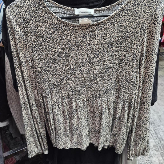 Leopard print blouse with ruffled