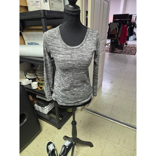 Mudd Heathered Black & White Long-Sleeve Scoop Neck Top