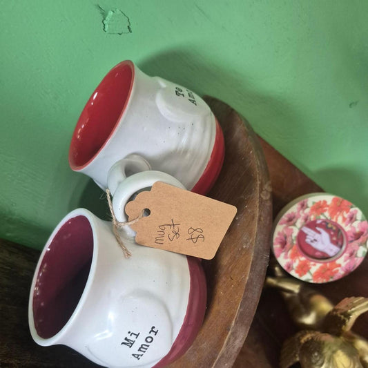 Ceramic mug set with red