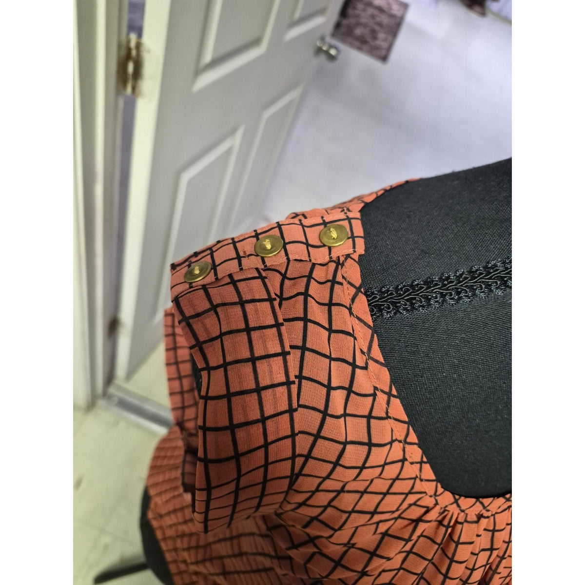 edge Rust Grid Cap Sleeve Scoop Neck Blouse