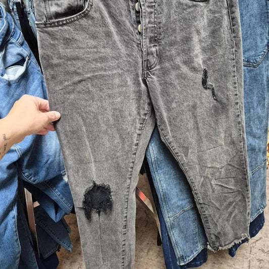 Gray distressed jeans with ripped