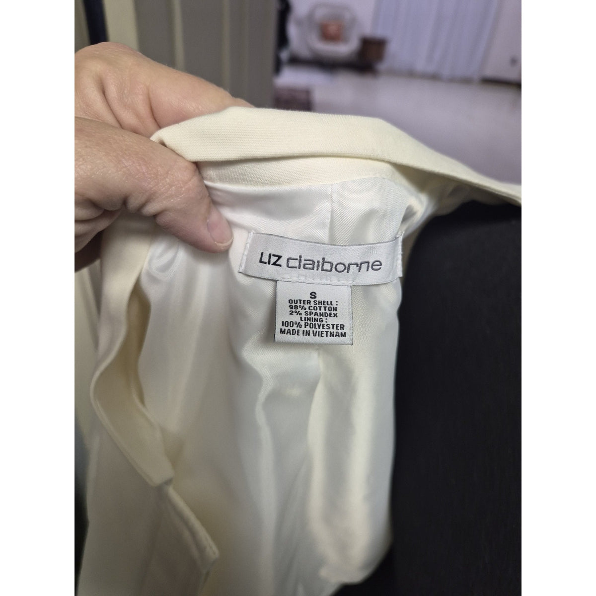 Liz Claiborne Ivory Short Jacket S 3/4 Sleeve Lined Hook & Eye Pleated