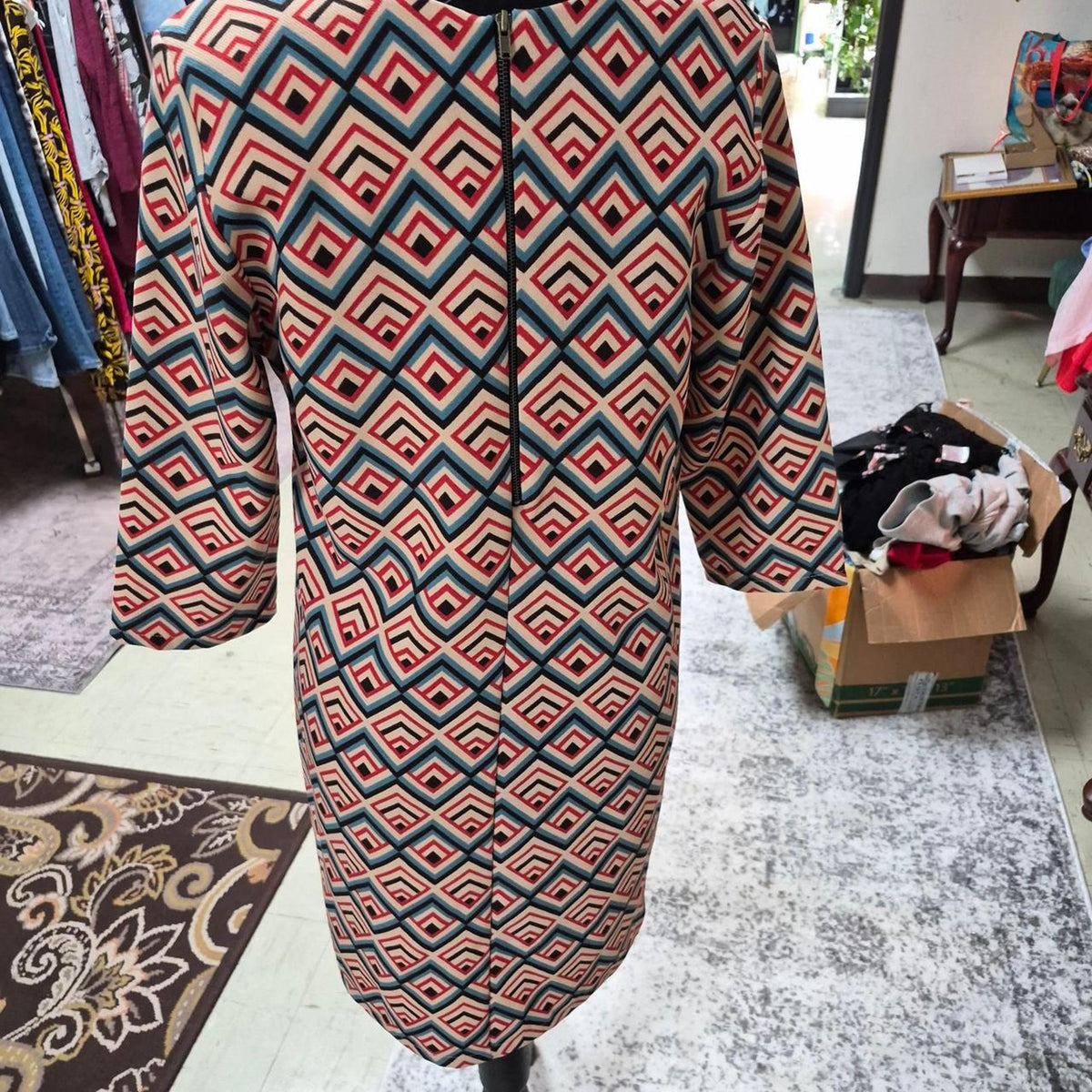 Everly dress with geometric diamond