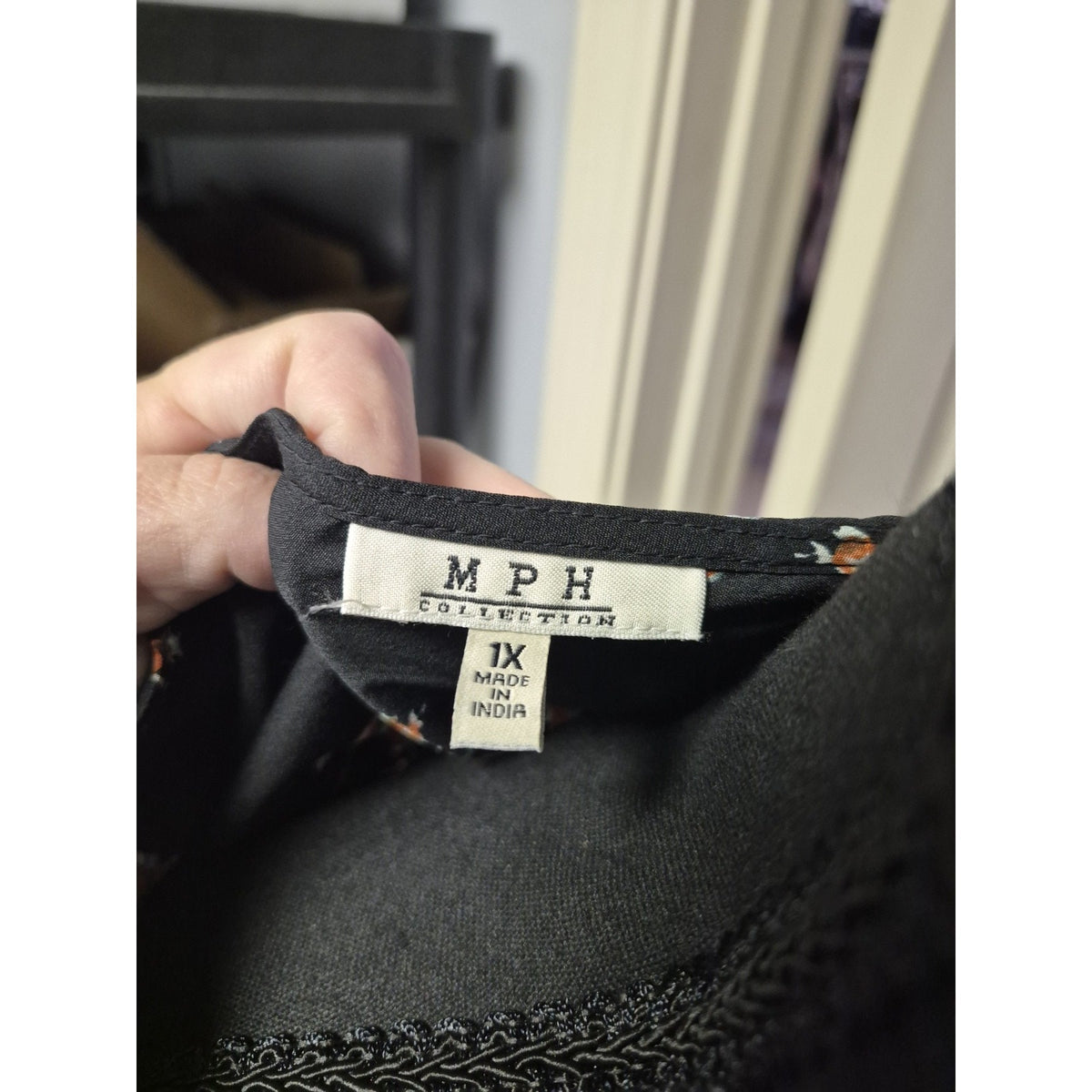 MPH Collection 1X Black Orange White Green Floral 3/4 Sleeve V-Neck Zip Mini