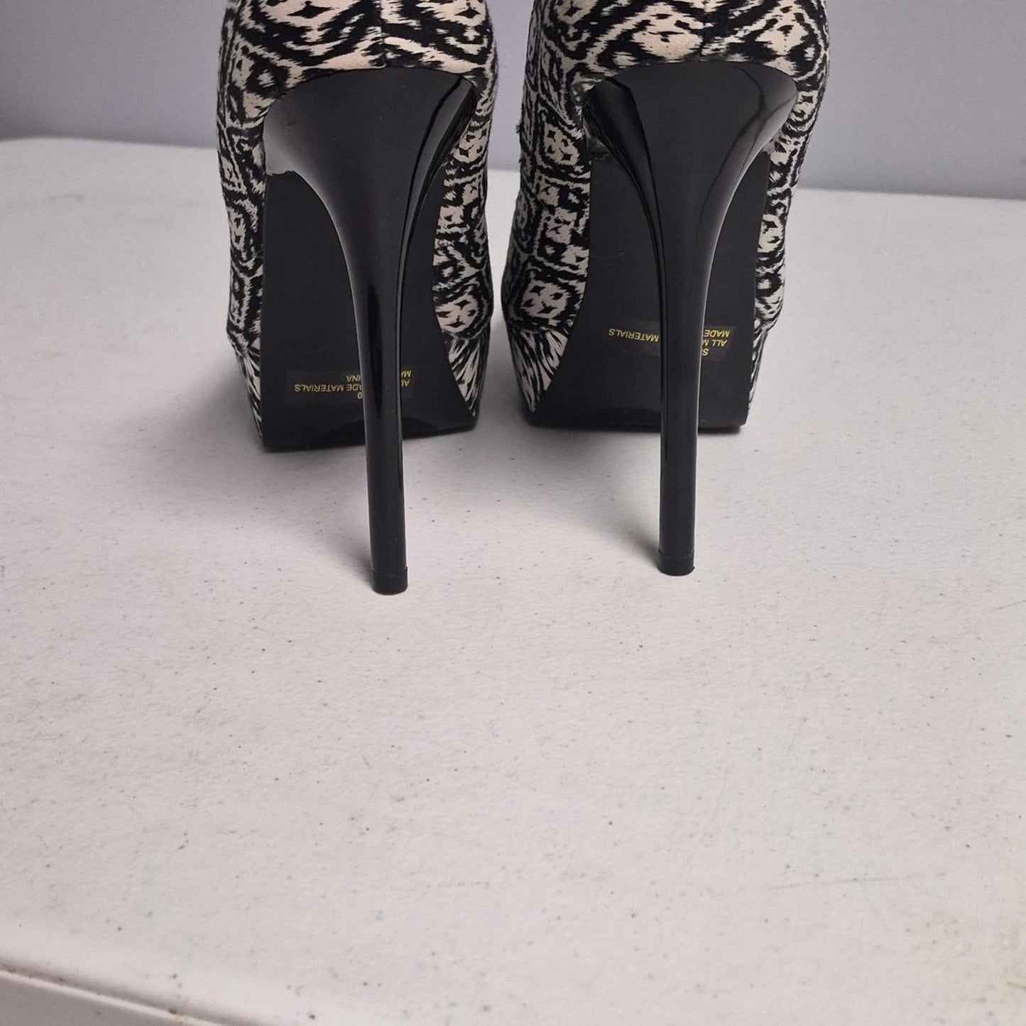 White and black ikat print