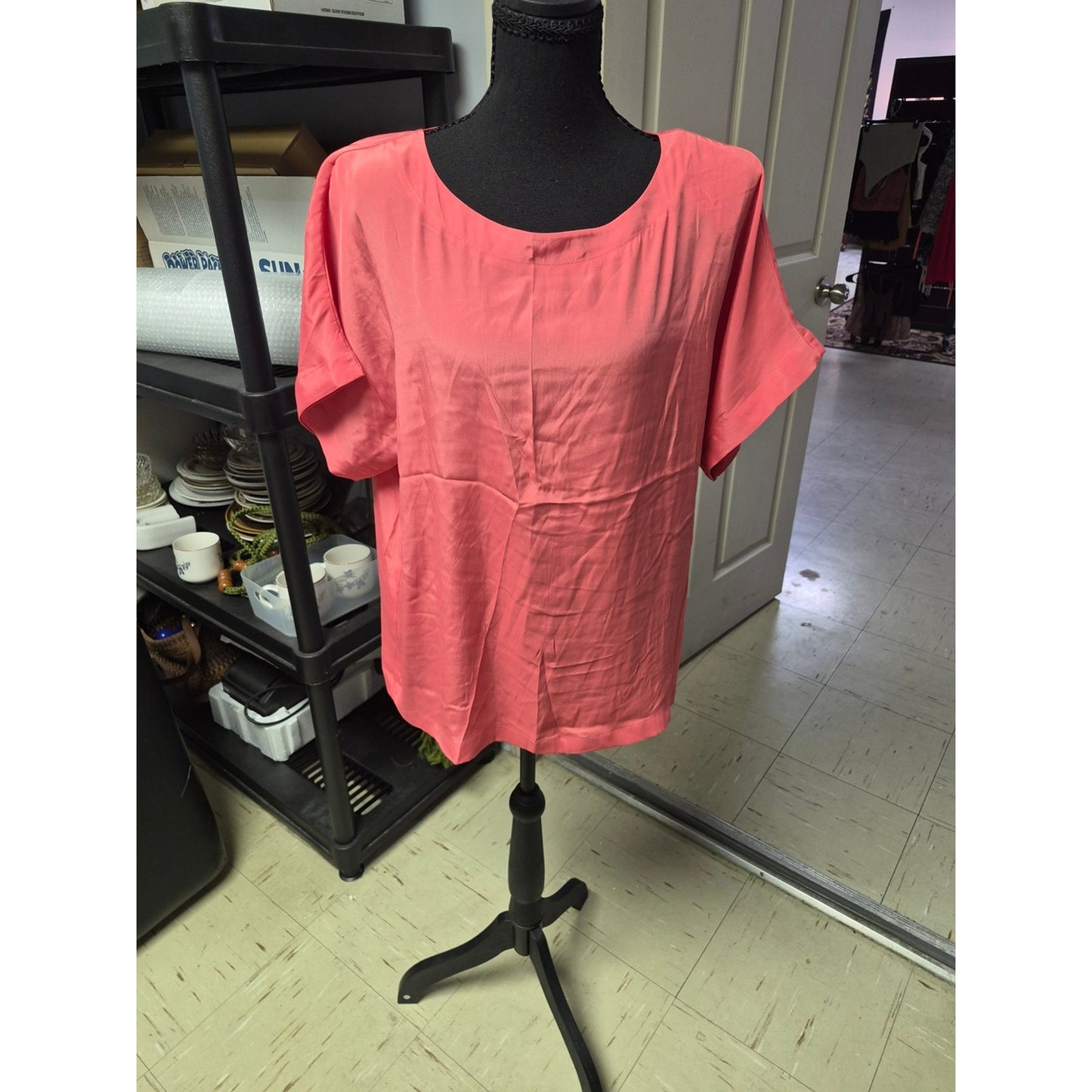 Chaus Coral Short-Sleeve Scoop Neck Blouse